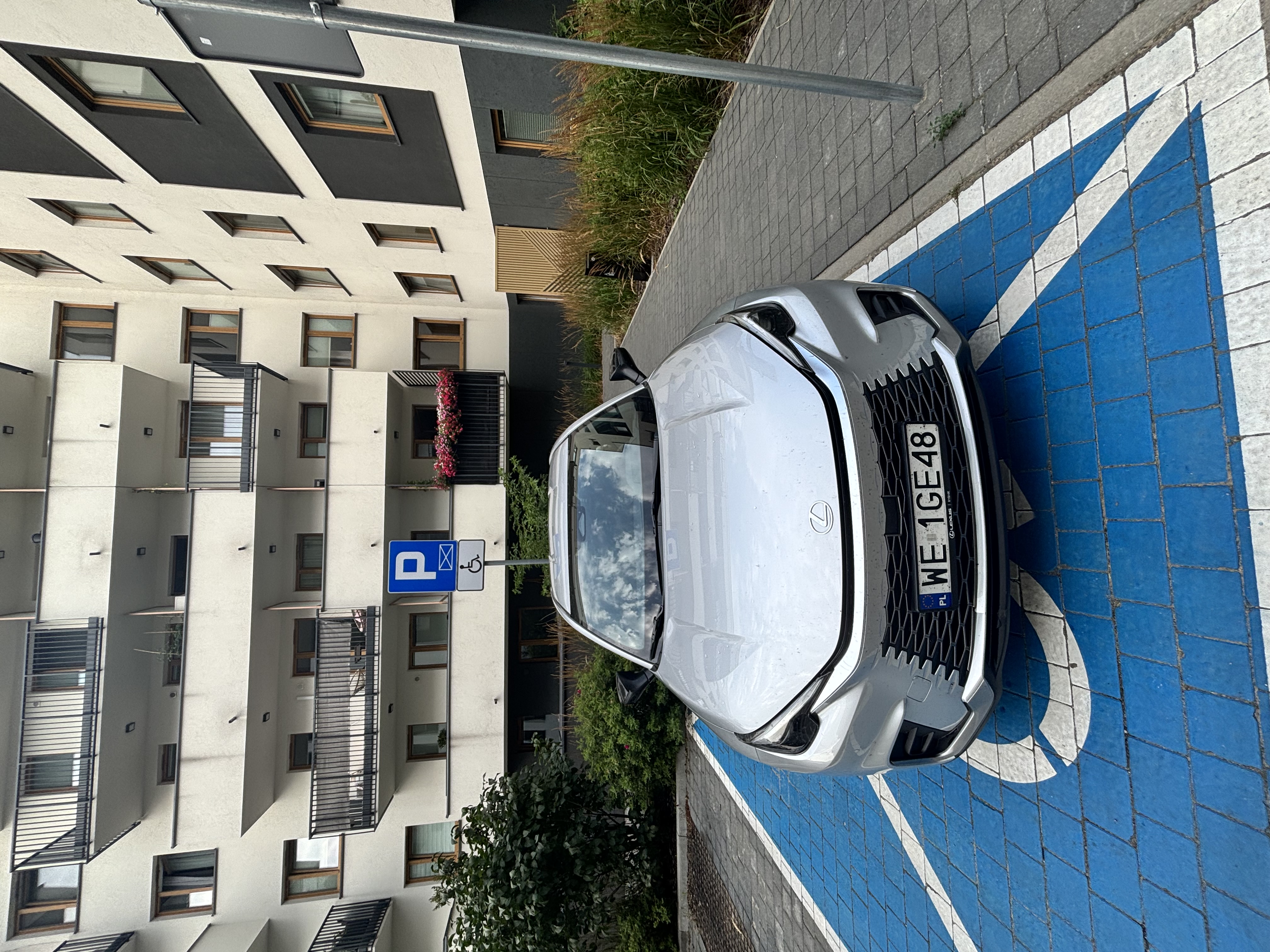 Lexus inny 2024 - Cesja leasingu operacyjnego - miniatura 3