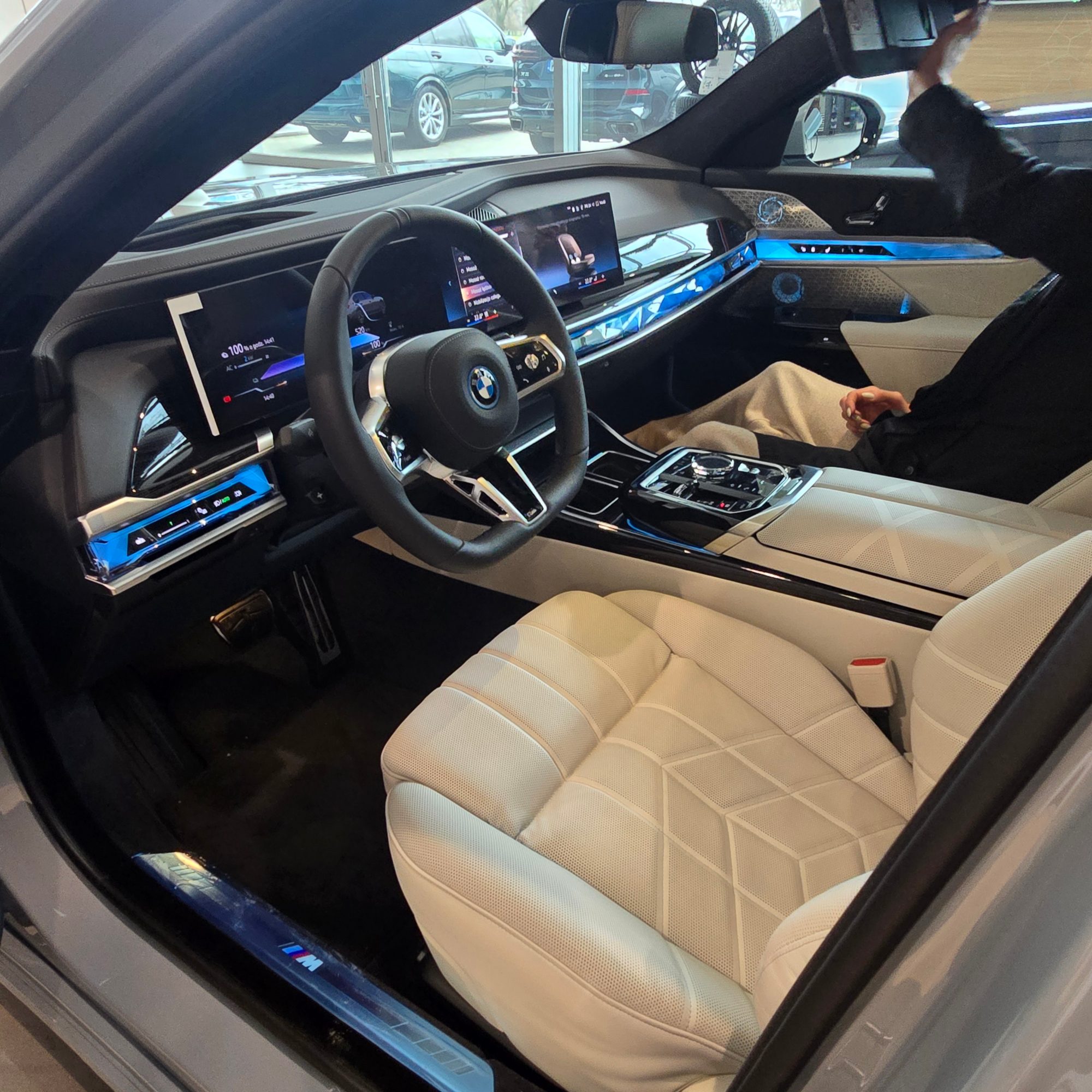 BMW i7 M Sport Pro | Cesja Wynajmu (5 miesięcy) | Bowers & Wilkins - miniatura 11