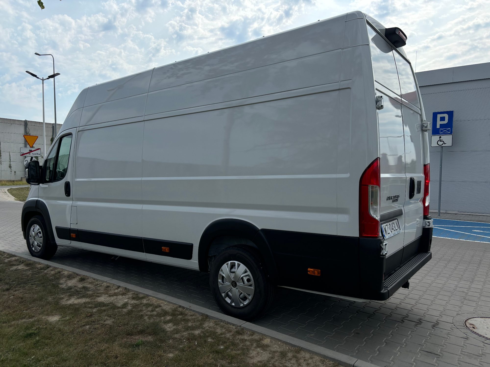 Fiat Ducato 2026 L4H3, Nowy, Automat, 180 KM - miniatura 6